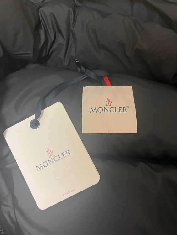 FOURMINES（古着・ファッション）の商品画像 - 査定依頼日：2025年1月16日 - 最高査定価格：10,000円