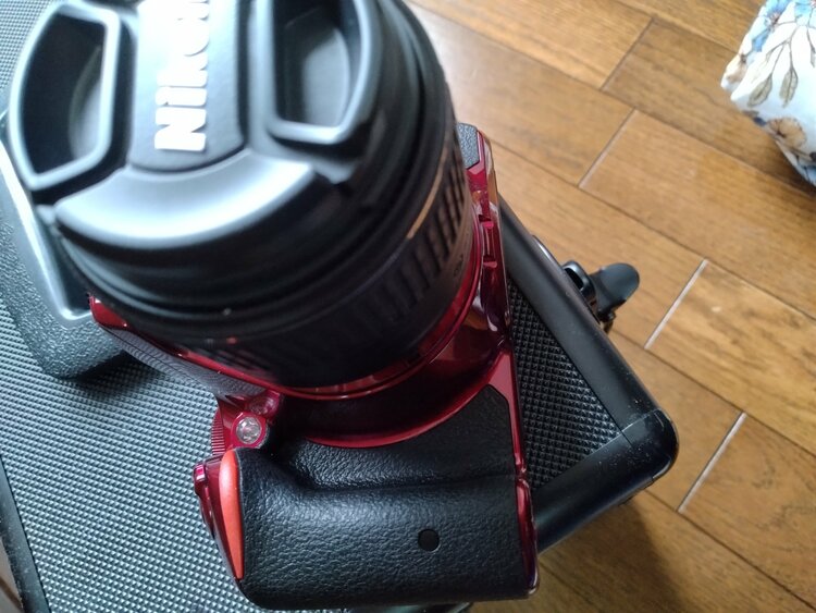 D5500レッドモデルレンズキット（カメラ）の商品画像 - 査定依頼日：2026年4月15日 - 最高査定価格：24,500円