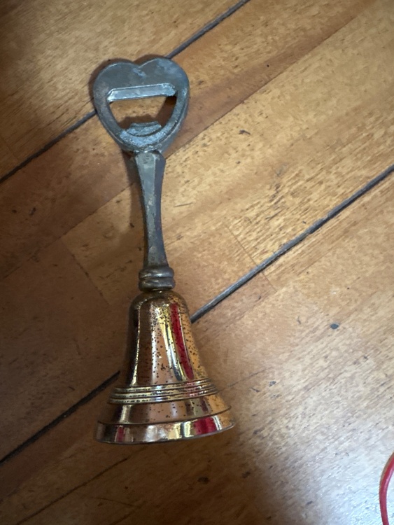 ベル（金・貴金属）の商品画像 - 査定依頼日：2026年1月20日 - 最高査定価格：100円