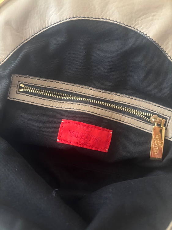 バレンチノ　スタッズbag（ブランドバッグ）の商品画像 - 査定依頼日：2026年10月17日 - 最高査定価格：15,000円