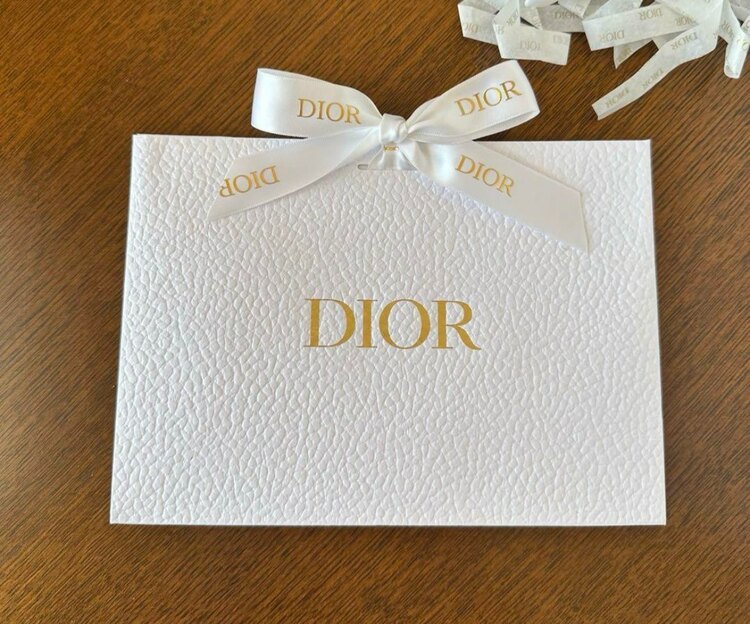 Dior アイシャドウパレット 単色 ブラウン系（コスメ・美容・健康器具）の商品画像 - 査定依頼日：2025年1月6日 - 最高査定価格：1円