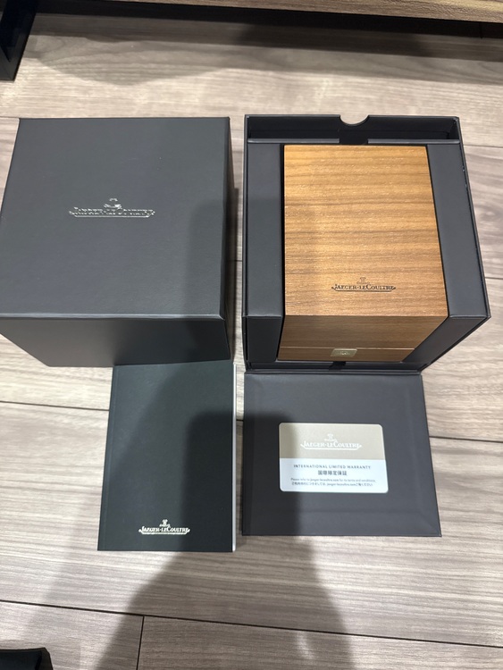 ジャガー・ルクル レベルソ 381573（高級時計）の商品画像 - 査定依頼日：2025年10月8日 - 最高査定価格：4,500,000円