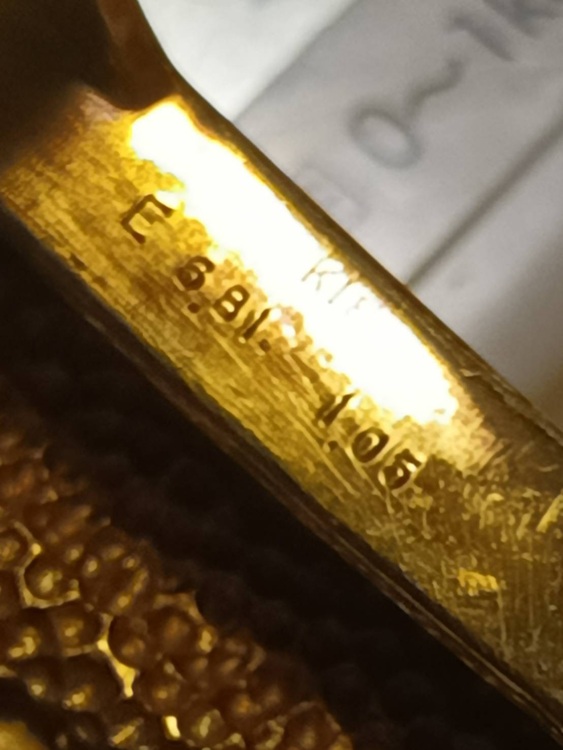 エメラルドダイヤ金ワニ皮ベルト（金・貴金属）の商品画像 - 査定依頼日：2025年7月25日 - 最高査定価格：1,500,000円