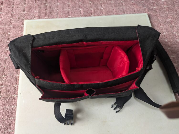 CANON   D50（カメラ）の商品画像 - 査定依頼日：2025年8月18日 - 最高査定価格：12,000円