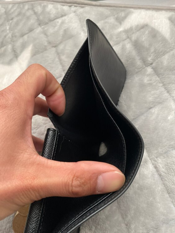 ルイヴィトン エピ （ブランドバッグ）の商品画像 - 査定依頼日：2025年5月6日 - 最高査定価格：20,000円