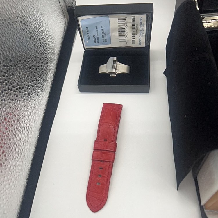 パネライ ラジオミールベース裏スケルトン PAM00210（高級時計）の商品画像 - 査定依頼日：2023年6月11日 - 最高査定価格：420,000円