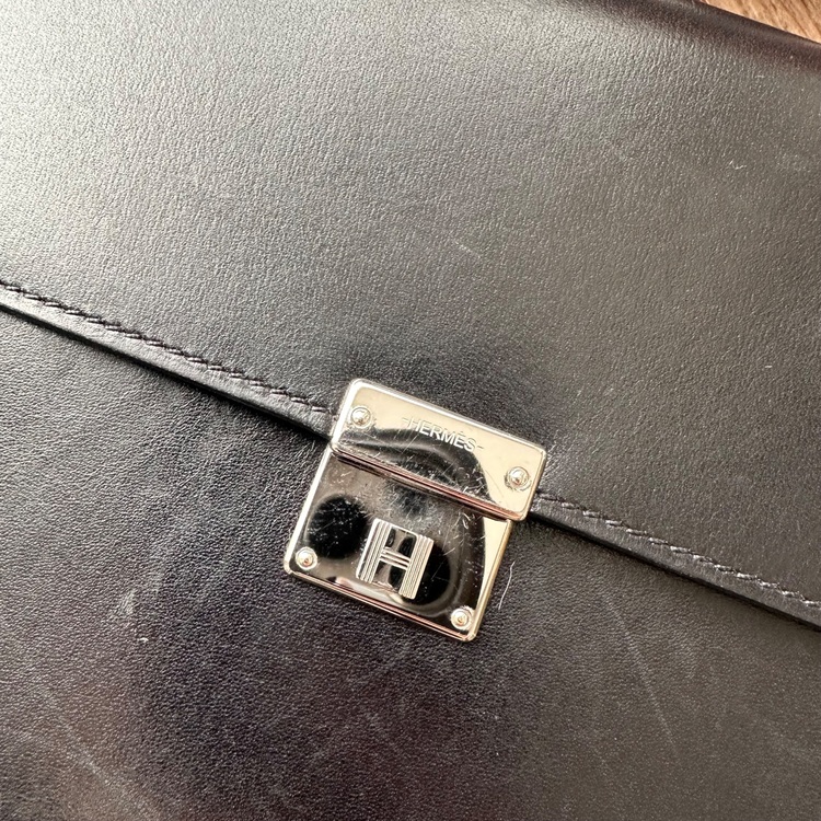 クリック（ブランドバッグ）の商品画像 - 査定依頼日：2025年8月27日 - 最高査定価格：230,000円