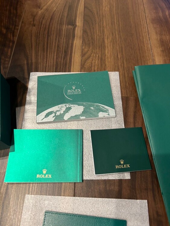 ロレックス シードゥエラー 12660（高級時計）の商品画像 - 査定依頼日：2025年3月4日 - 最高査定価格：1,850,000円