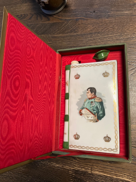 ナポレオン（お酒）の商品画像 - 査定依頼日：2026年3月5日 - 最高査定価格：3,500円