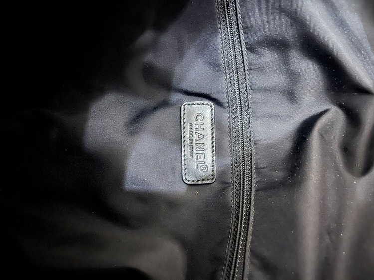 ニュートラベルライン トートバッグ GM（ブランドバッグ）の商品画像 - 査定依頼日：2026年2月4日 - 最高査定価格：15,000円