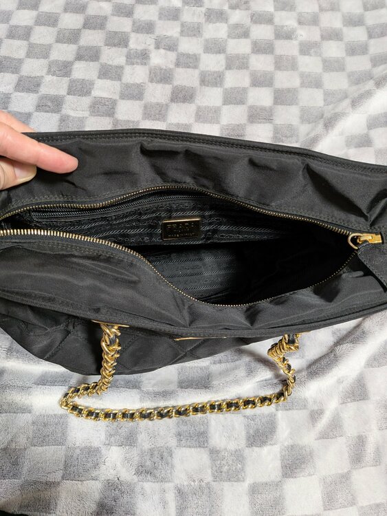 ナイロンチェーンバッグ（ブランドバッグ）の商品画像 - 査定依頼日：2026年4月13日 - 最高査定価格：30,000円