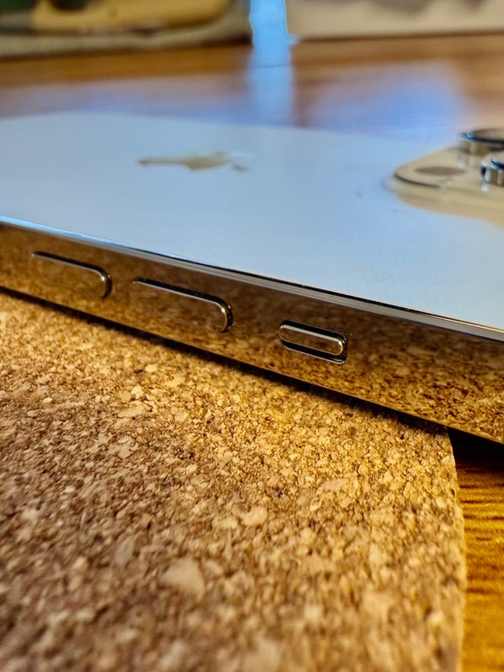 iPhone 14 Pro 128GB SIMフリー（スマホ）の商品画像 - 査定依頼日：2025年6月26日 - 最高査定価格：80,000円