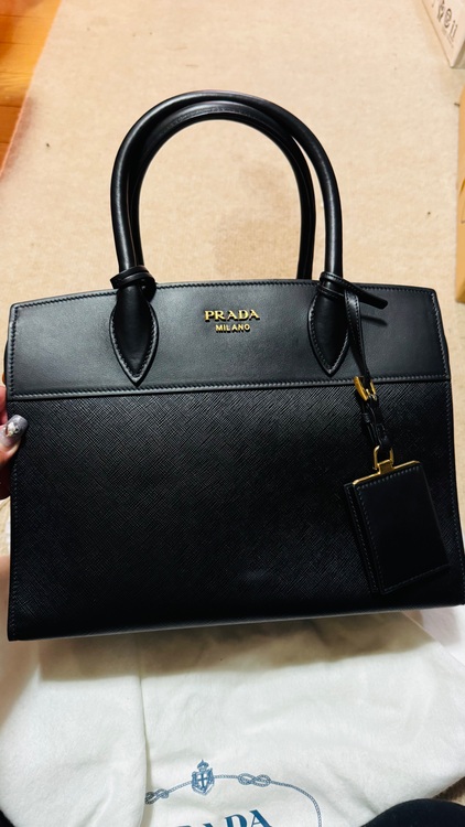 1BA046（ブランドバッグ）の商品画像 - 査定依頼日：2025年12月3日 - 最高査定価格：110,000円