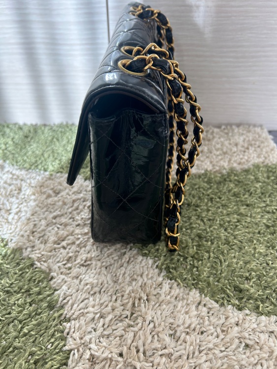 CHANELマトラッセエナメルショルダーバッグ（ブランドバッグ）の商品画像 - 査定依頼日：2025年10月23日 - 最高査定価格：230,000円