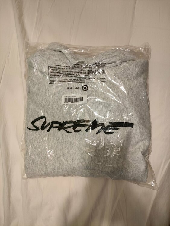 futura フーディー（古着・ファッション）の商品画像 - 査定依頼日：2025年12月12日 - 最高査定価格：12,000円