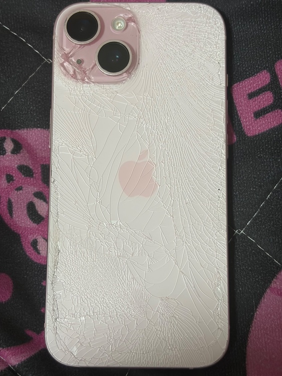 iPhone iPhone 15 128GB Softbank（スマホ）の商品画像 - 査定依頼日：2026年7月16日 - 最高査定価格：57,000円