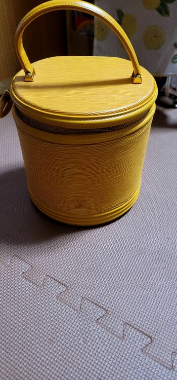 わからない（ブランドバッグ）の商品画像 - 査定依頼日：2025年10月18日 - 最高査定価格：40,000円