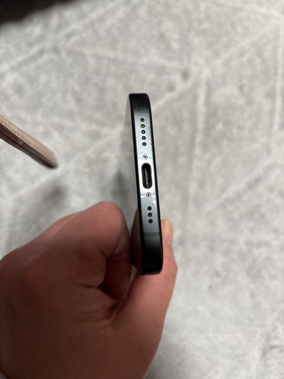 iPhone 15 128GB docomo（スマホ）の商品画像 - 査定依頼日：2026年3月6日 - 最高査定価格：100,000円