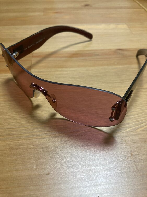 サングラス（古着・ファッション）の商品画像 - 査定依頼日：2025年5月28日 - 最高査定価格：4,500円