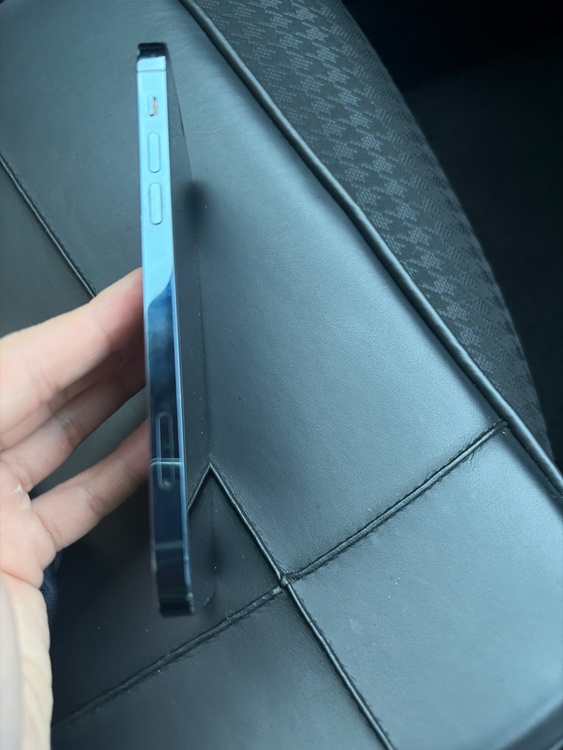 iPhone iPhone 12 Pro 128GB docomo（スマホ）の商品画像 - 査定依頼日：2026年7月6日 - 最高査定価格：15,500円