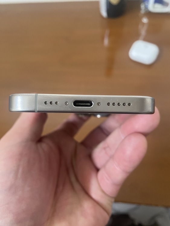 iPhone 15 Pro 128GB au（スマホ）の商品画像 - 査定依頼日：2026年1月25日 - 最高査定価格：77,000円