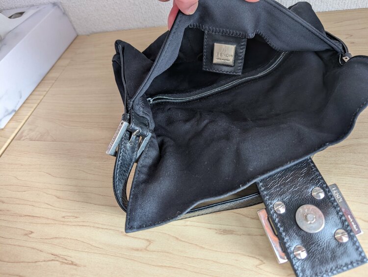 フェンディ  （ブランドバッグ）の商品画像 - 査定依頼日：2026年5月19日 - 最高査定価格：70,000円
