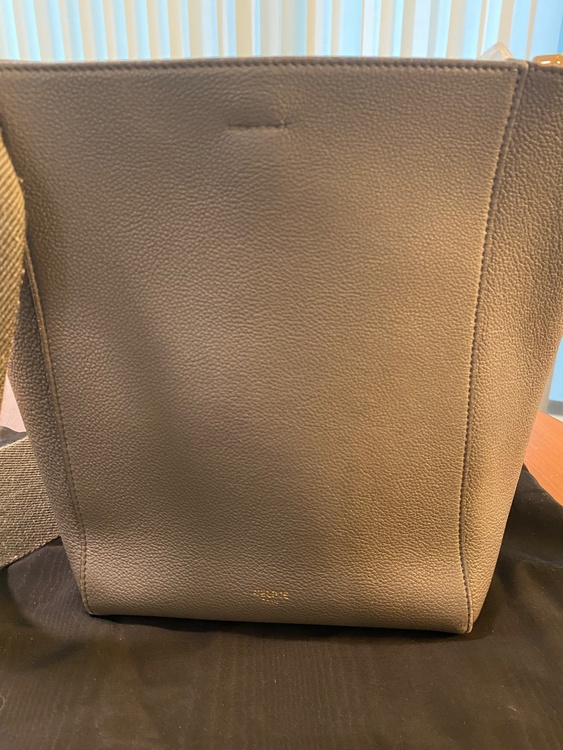 セリーヌ  サングル　スモール（ブランドバッグ）の商品画像 - 査定依頼日：2026年3月9日 - 最高査定価格：100,000円