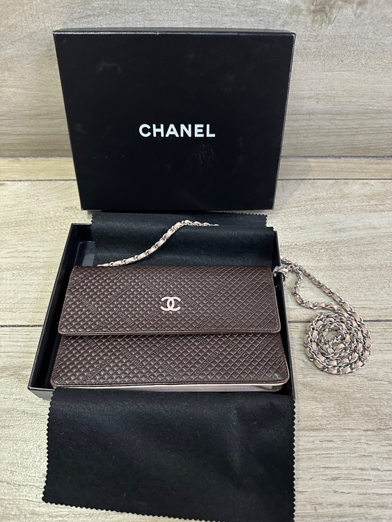 チェーンウォレット（ブランドバッグ）の商品画像 - 査定依頼日：2026年3月30日 - 最高査定価格：130,000円