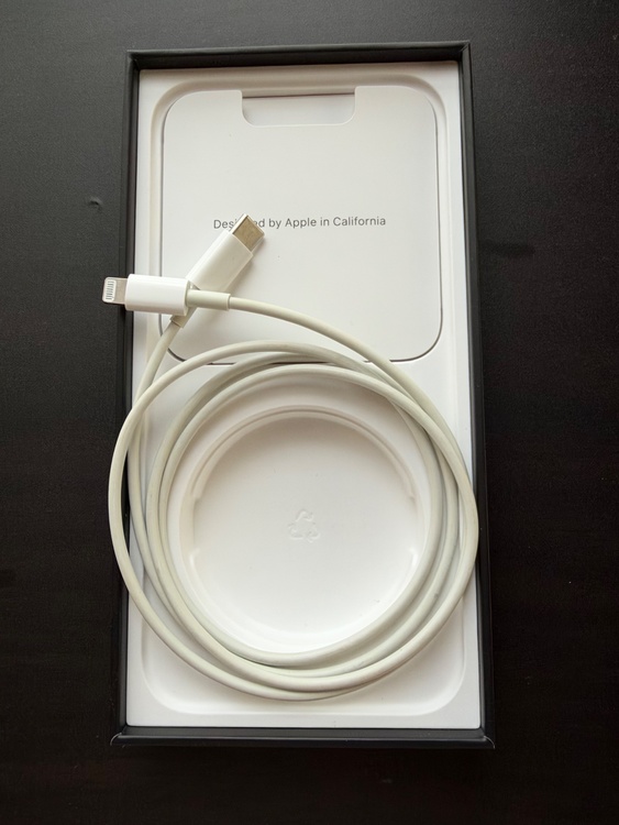iPhone iPhone 12 Pro Max 128GB au（スマホ）の商品画像 - 査定依頼日：2026年9月26日 - 最高査定価格：32,000円
