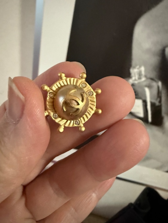 ピアスCHANEL（ブランド財布・小物）の商品画像 - 査定依頼日：2025年8月14日 - 最高査定価格：15,000円