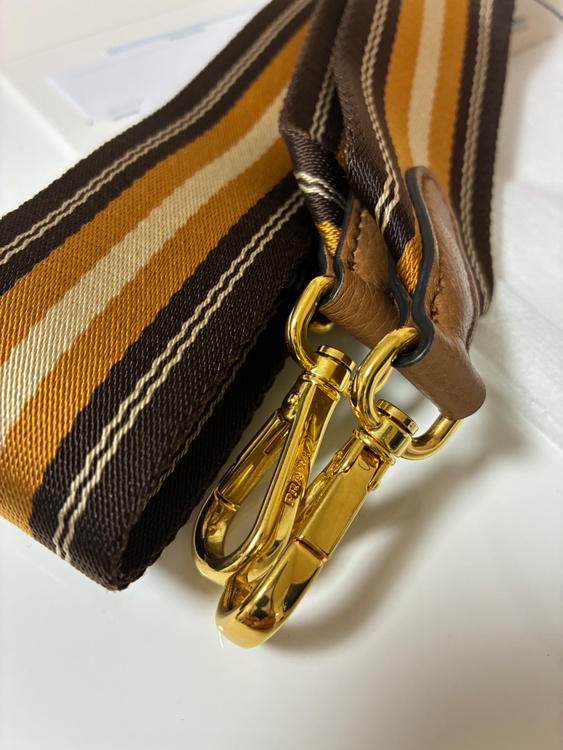 プラダ  （ブランドバッグ）の商品画像 - 査定依頼日：2025年12月22日 - 最高査定価格：180,000円