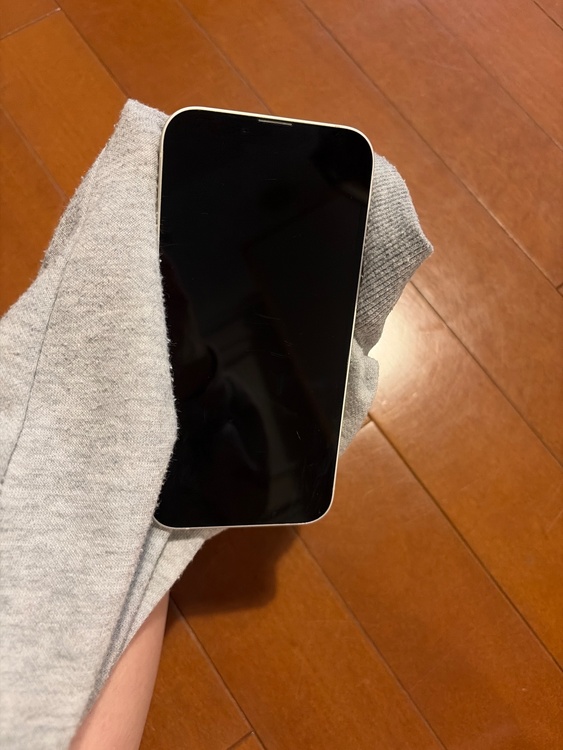 iPhone iPhone 13 128GB docomo（スマホ）の商品画像 - 査定依頼日：2026年8月29日 - 最高査定価格：40,000円