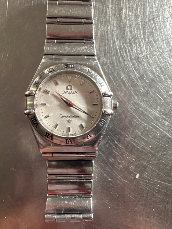 婦人時計（高級時計）の商品画像 - 査定依頼日：2025年8月27日 - 最高査定価格：100,000円