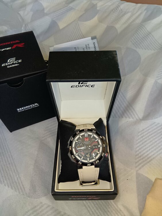 G-SHOCK その他 ECB-2200HTR-IAJR（高級時計）の商品画像 - 査定依頼日：2026年5月10日 - 最高査定価格：70,000円