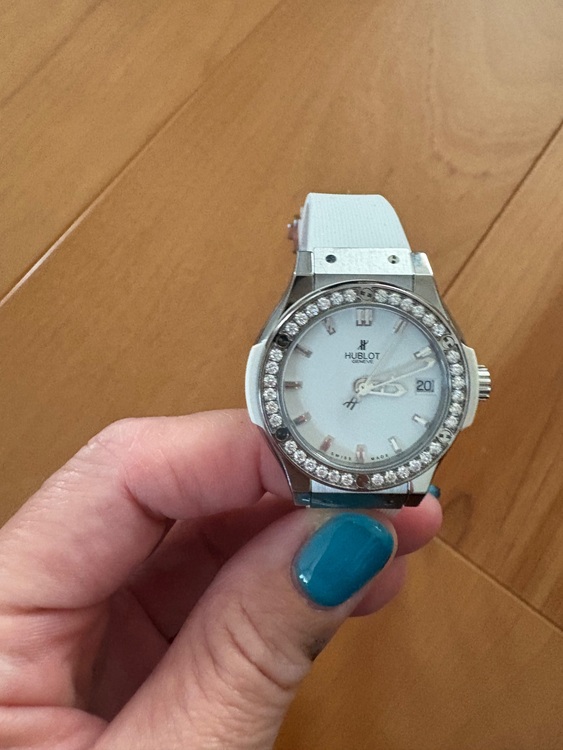 ウブロ クラシックフュージョン 581.NE.2010.RW.1104（高級時計）の商品画像 - 査定依頼日：2025年6月24日 - 最高査定価格：610,000円