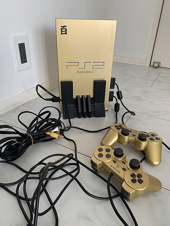 プレイステーション2本体 Zガンダム百式ゴールドパック（ゲーム機本体・ゲームソフト）の商品画像 - 査定依頼日：2019年12月29日 - 最高査定価格：4,200円