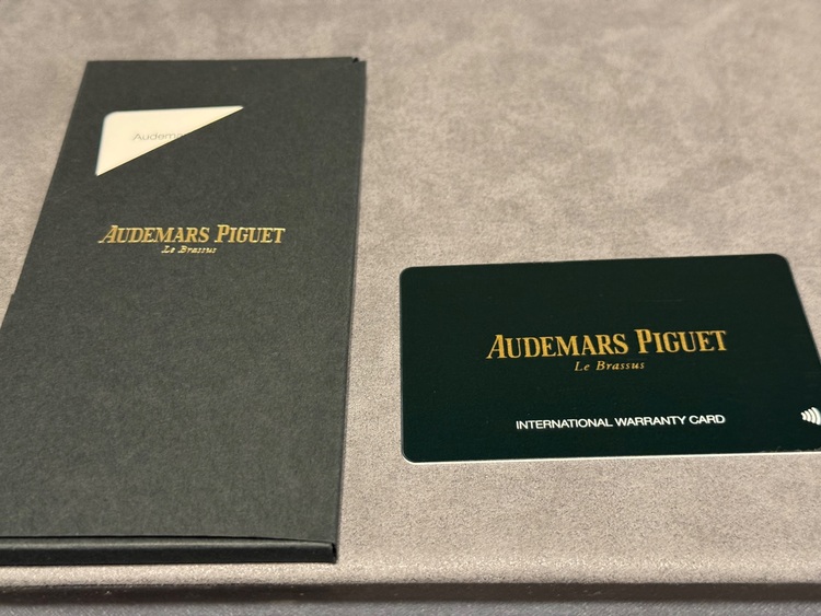 CODE 11.59（高級時計）の商品画像 - 査定依頼日：2025年9月2日 - 最高査定価格：2,600,000円