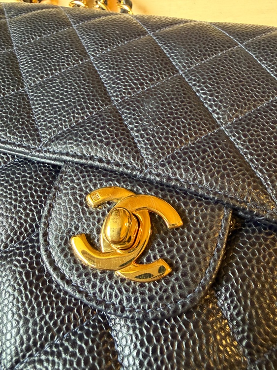 マトラッセキャビアスキン30（ブランドバッグ）の商品画像 - 査定依頼日：2026年2月27日 - 最高査定価格：700,000円