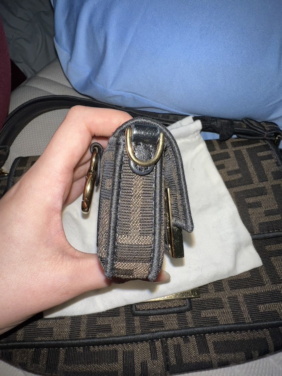 FENDI小型バッグ（ブランドバッグ）の商品画像 - 査定依頼日：2026年1月22日 - 最高査定価格：60,000円