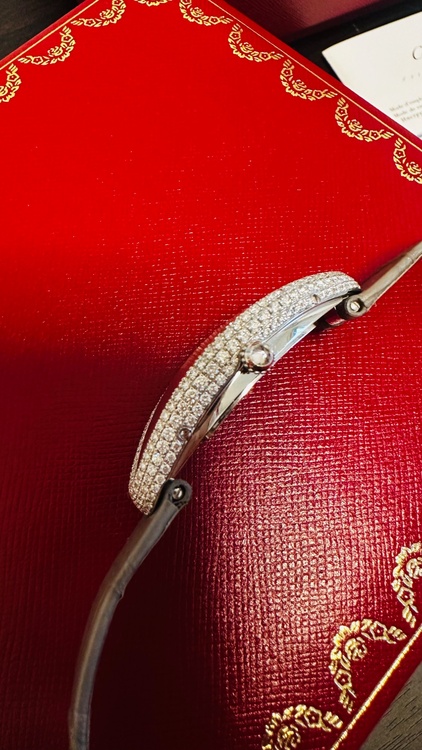 カルティエ ベニュワール ベニュワールアロンジェ　だい（高級時計）の商品画像 - 査定依頼日：2026年3月23日 - 最高査定価格：6,000,000円