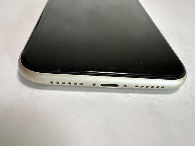 iPhone11 64GB Softbank（スマホ）の商品画像 - 査定依頼日：2026年4月6日 - 最高査定価格：19,000円