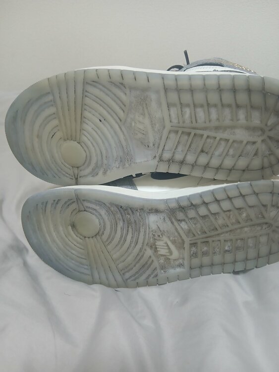 AIRJORDAN1　レトロHIGH OGグレー（古着・ファッション）の商品画像 - 査定依頼日：2026年9月24日 - 最高査定価格：4,000円