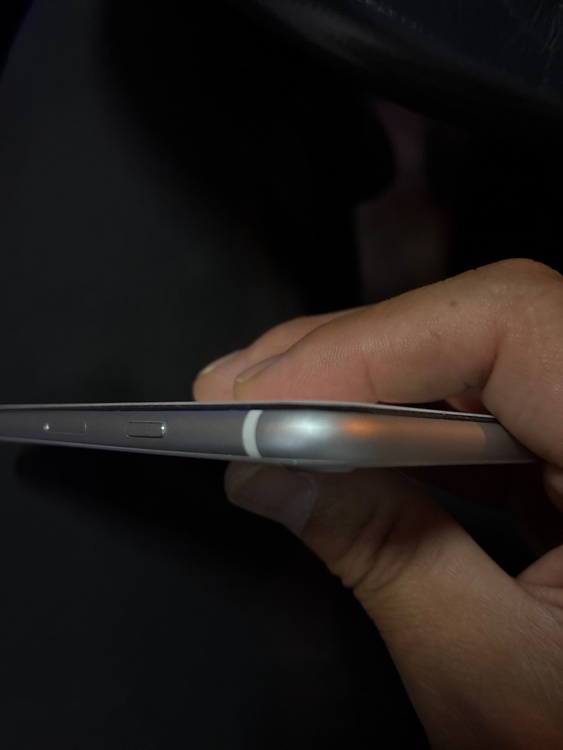 iPhone SE (第 2 世代) 256GB docomo（スマホ）の商品画像 - 査定依頼日：2026年4月18日 - 最高査定価格：18,000円