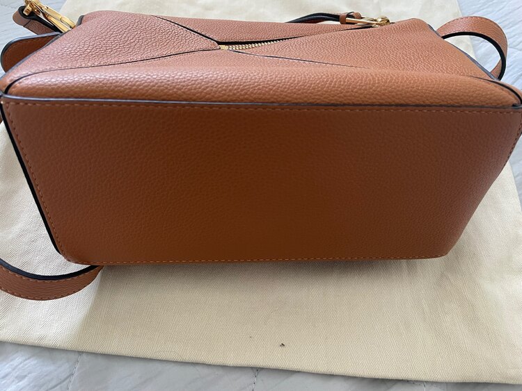 LOEWE ロエベ パズルバッグ スモール ソフトグレインカーフライトキャメル（ブランド財布・小物）の商品画像 - 査定依頼日：2025年5月7日 - 最高査定価格：125,000円