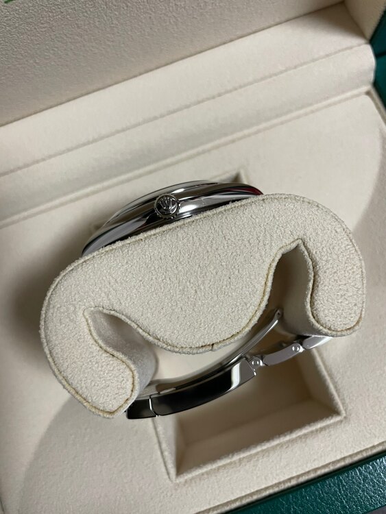 126300 アズーロブルー（高級時計）の商品画像 - 査定依頼日：2025年6月2日 - 最高査定価格：1,350,000円