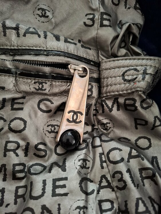 アンリミテッド（ブランドバッグ）の商品画像 - 査定依頼日：2026年2月8日 - 最高査定価格：20,000円