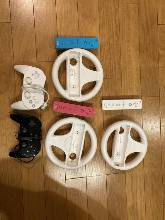 WiiU本体 マリオカート8セット shiro（ゲーム機本体・ゲームソフト）の商品画像 - 査定依頼日：2022年4月29日 - 最高査定価格：3,140円