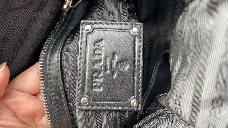 プラダ  （ブランドバッグ）の商品画像 - 査定依頼日：2025年9月30日 - 最高査定価格：30,000円