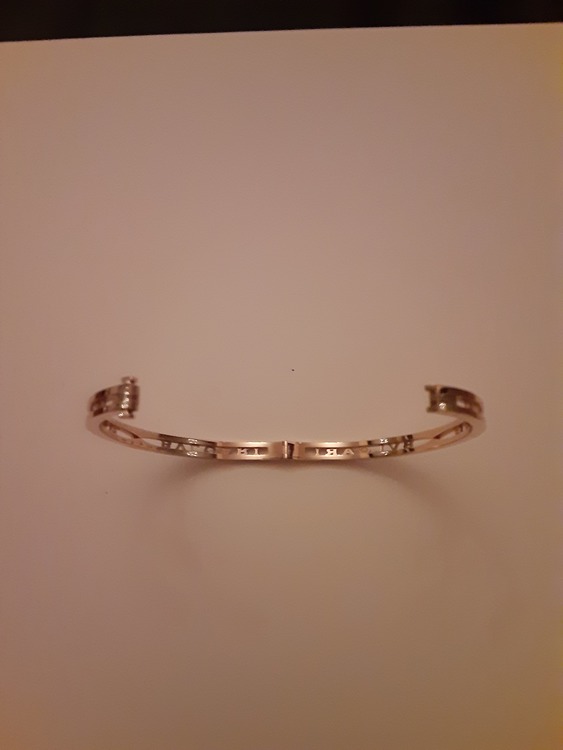 BVLGARI　ビーゼロワン　バングルブレスレット　１８Ｋ　イエローゴールド　（金・貴金属）の商品画像 - 査定依頼日：2021年7月17日 - 最高査定価格：350,000円