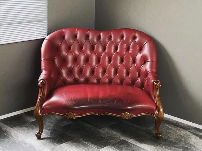 イタリア製ソファ（美術品・骨董品）の商品画像 - 査定依頼日：2026年3月2日 - 最高査定価格：22,000円